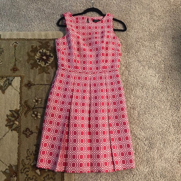 Beautiful Tahari Pink and White Dress - Picture 1 of 3